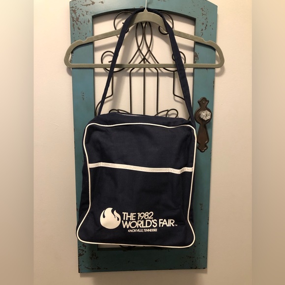 World’s Fair 1982 Shoulder Bag *Rare* - Picture 2 of 7